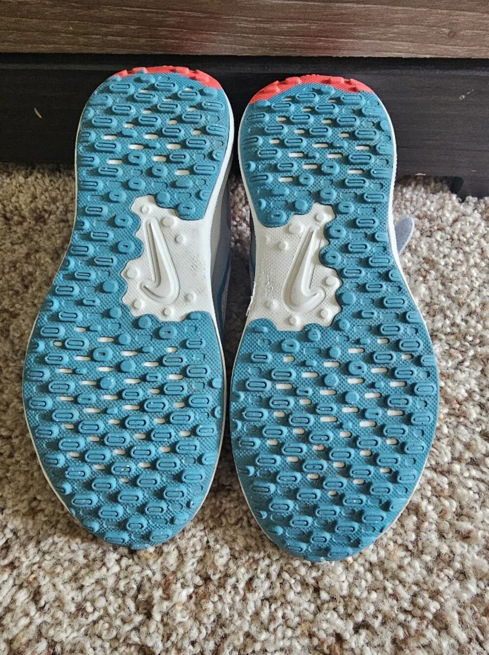 Nike Kids Light Gray Sneakers with Teal Swoosh 13